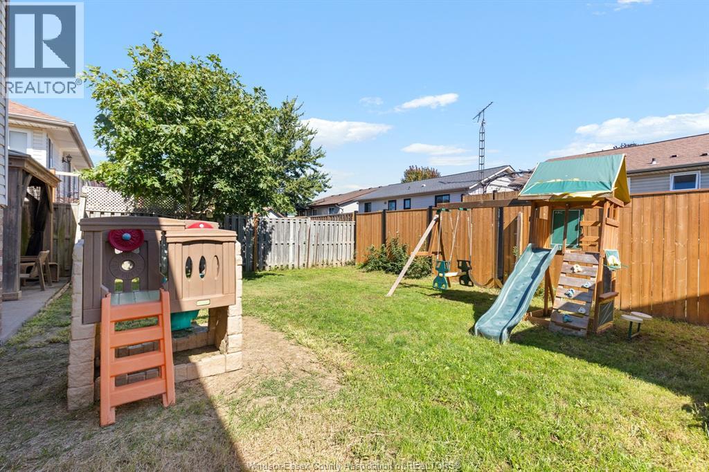 6 REYNOLDS COURT - 23