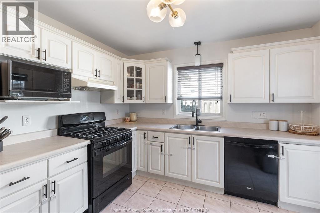 6 REYNOLDS COURT - 11