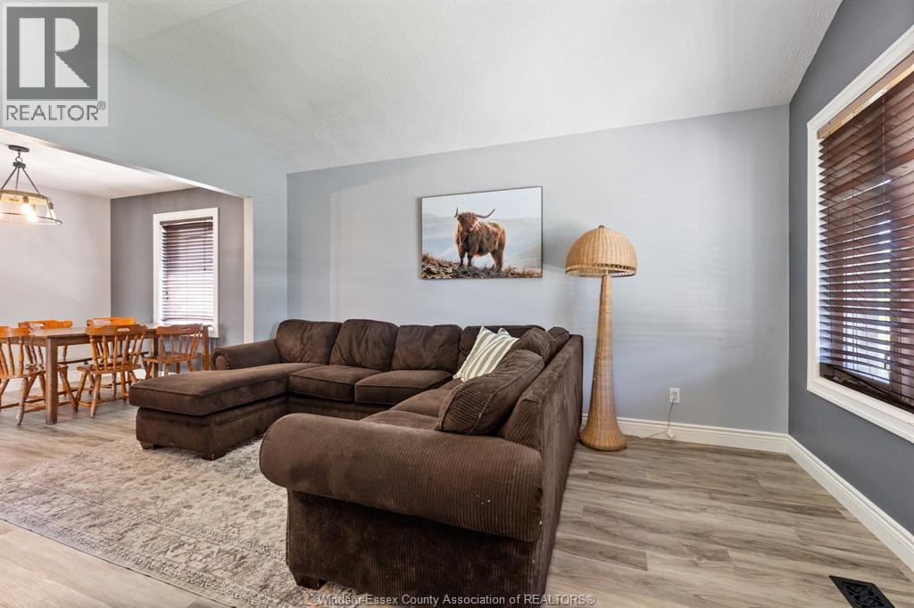 6 REYNOLDS COURT - 6