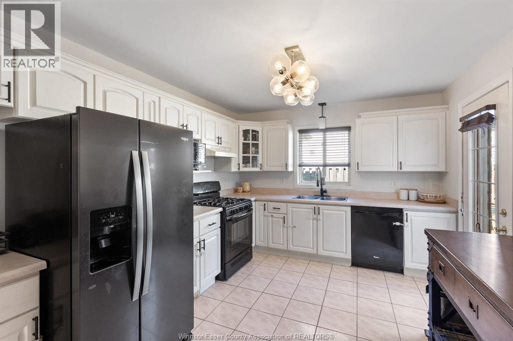6 REYNOLDS COURT - 10