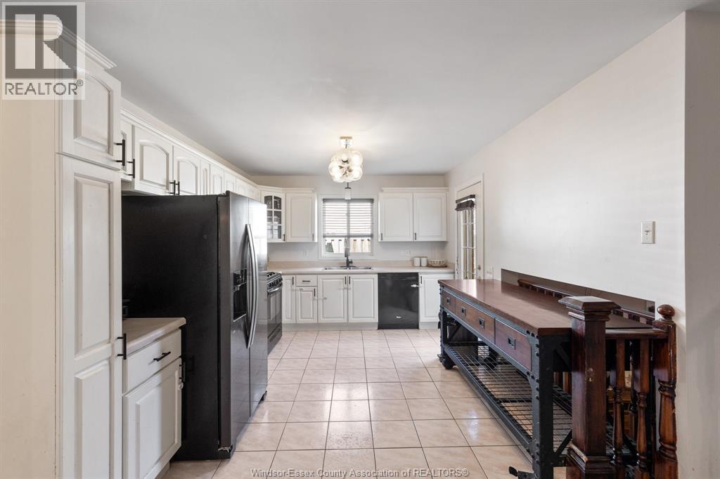 6 REYNOLDS COURT - 9