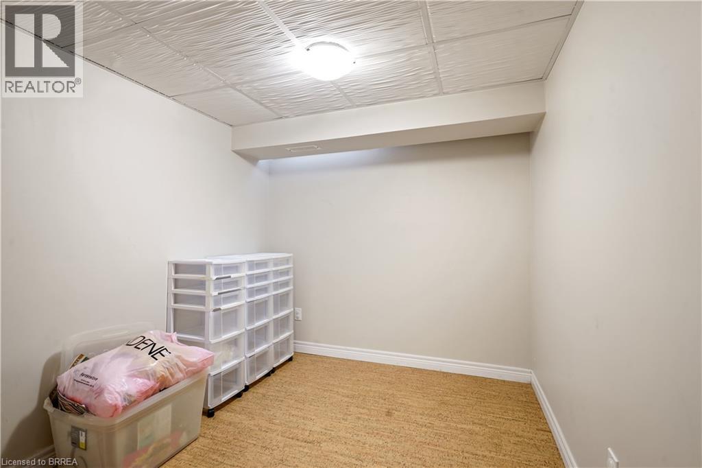 23 PALOMINO Drive - 32