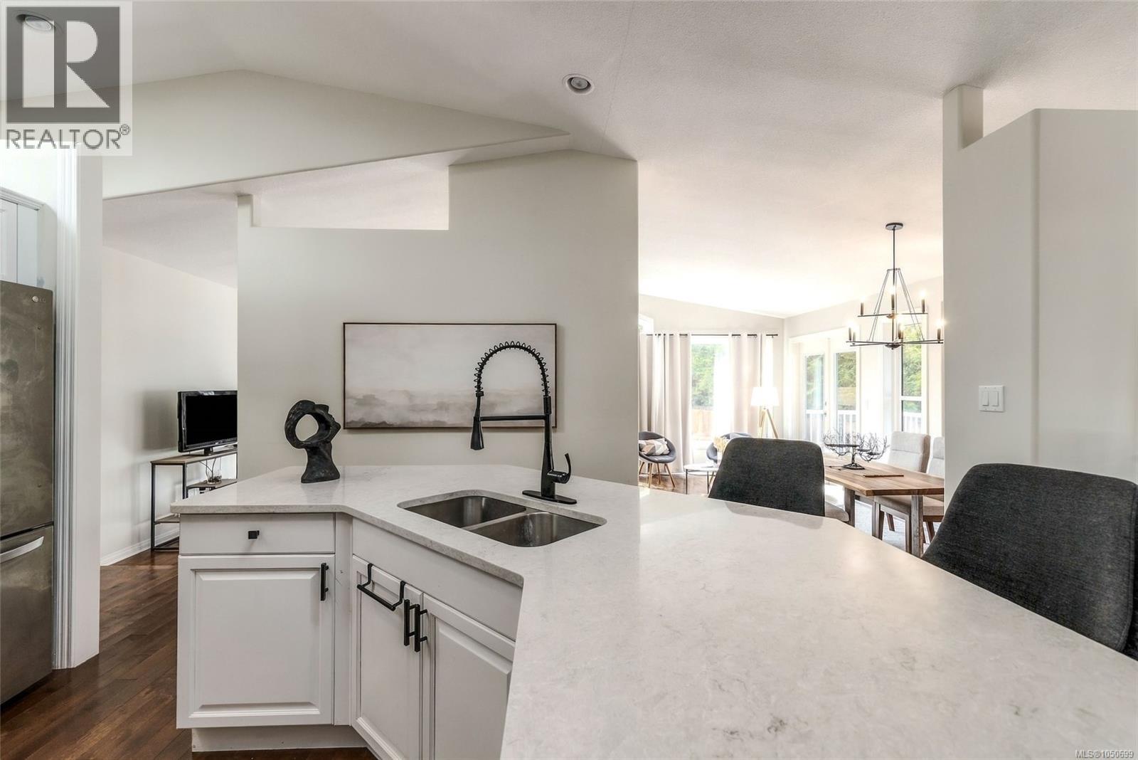 3361 Redden Rd - Image 39