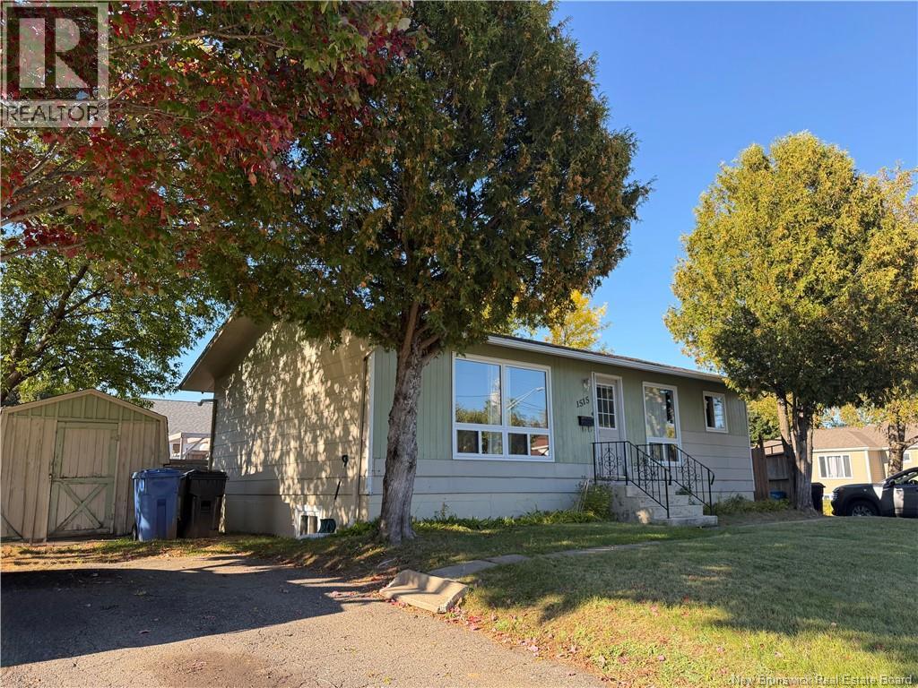 1515 Alexander Drive, Bathurst