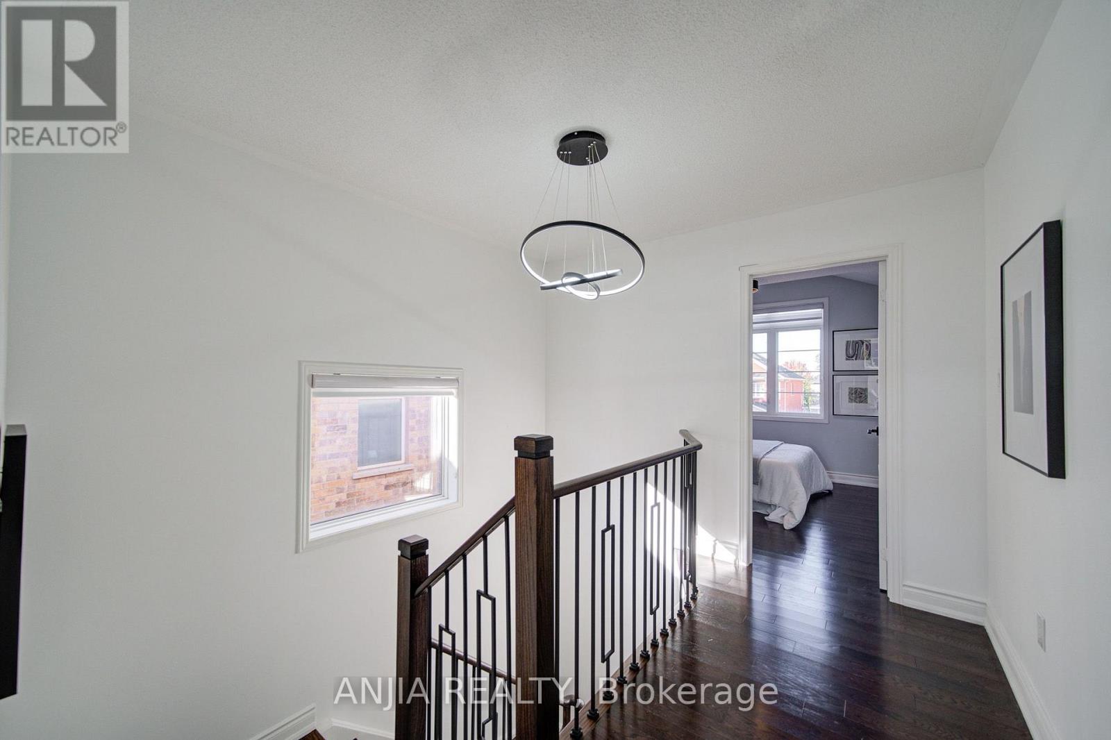 28 GRANDWOOD AVENUE - 22