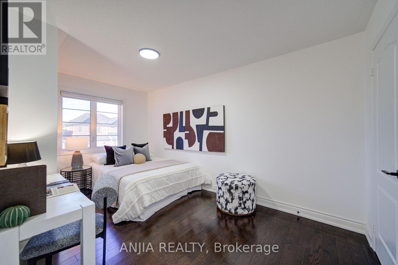 28 GRANDWOOD AVENUE - Image 26
