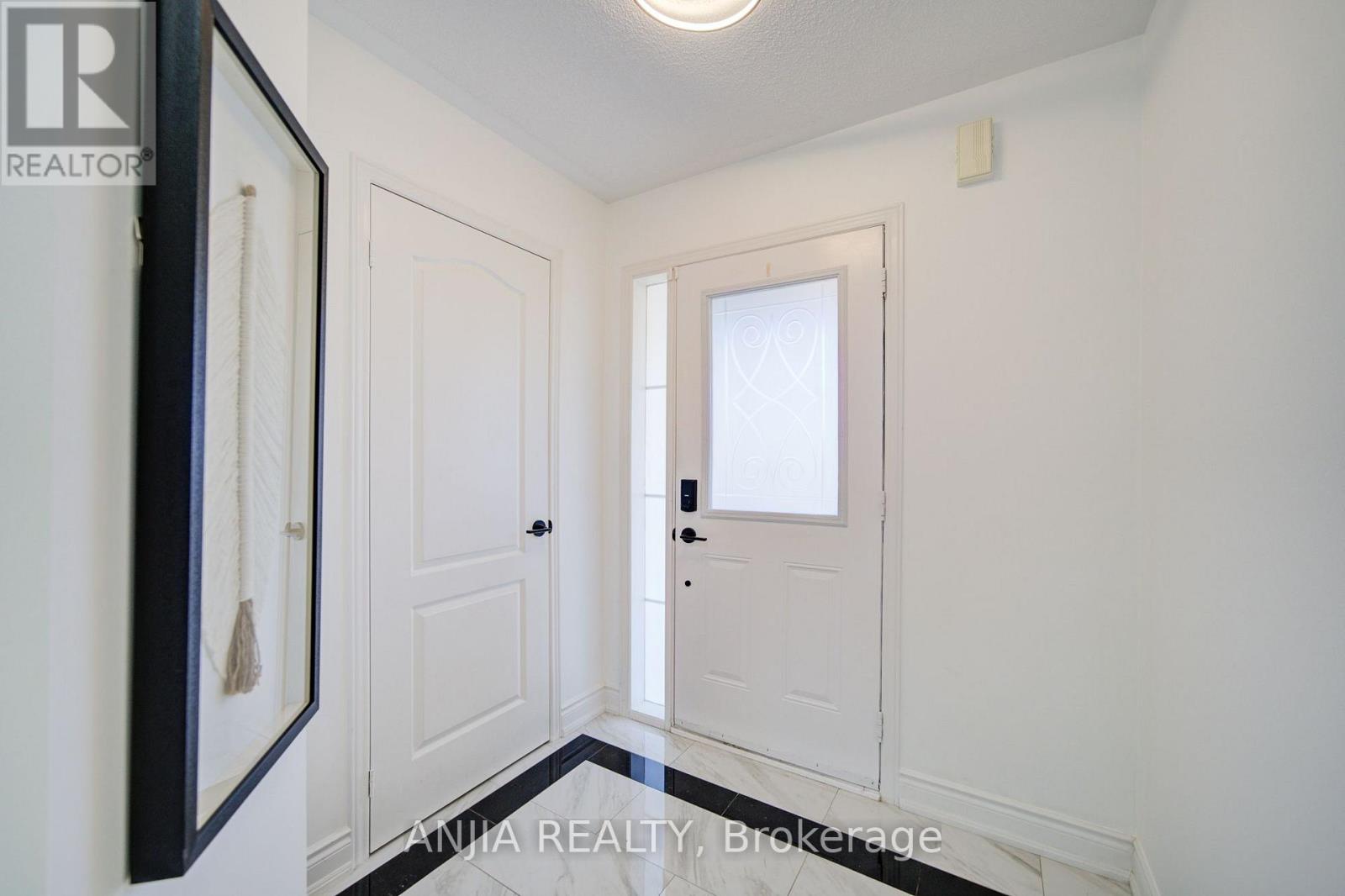 28 GRANDWOOD AVENUE - 3