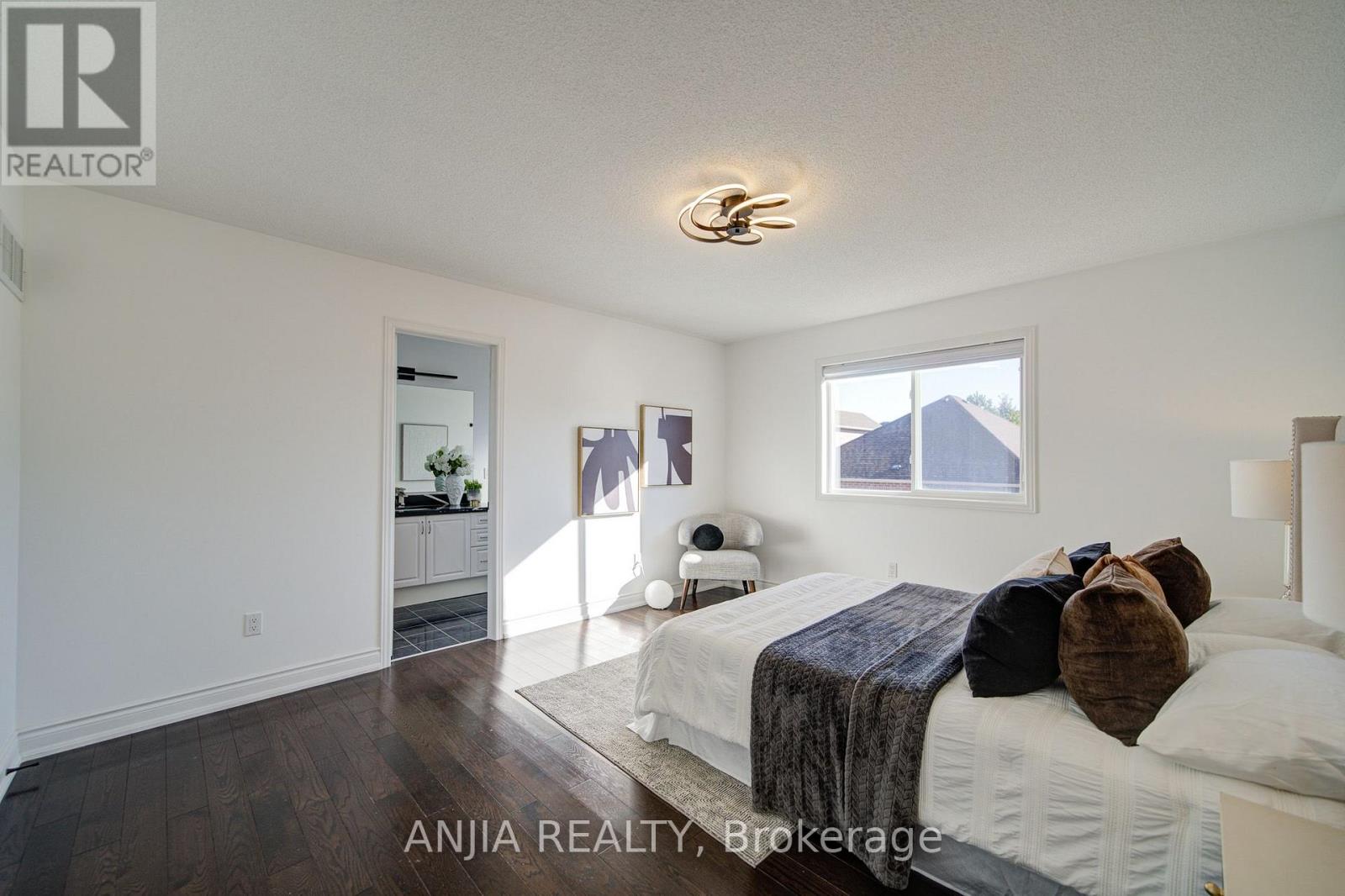 28 GRANDWOOD AVENUE - 31