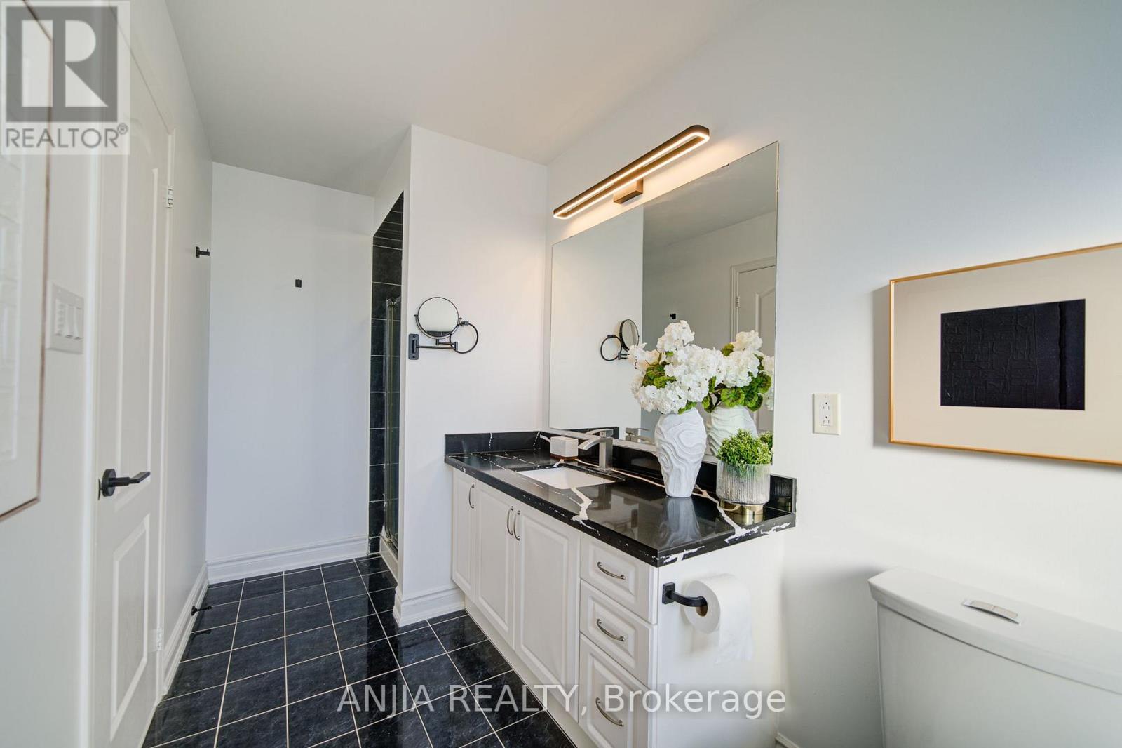 28 GRANDWOOD AVENUE - Image 33