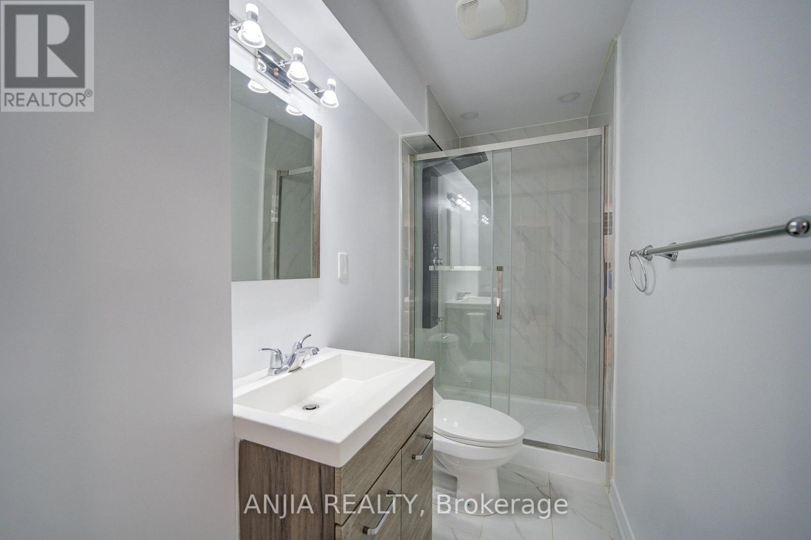 28 GRANDWOOD AVENUE - 37
