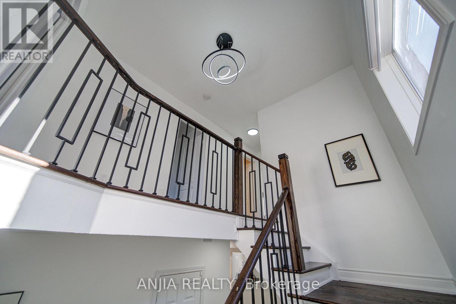 28 GRANDWOOD AVENUE - 21