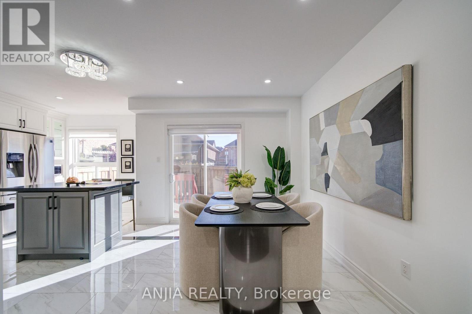 28 GRANDWOOD AVENUE - 12