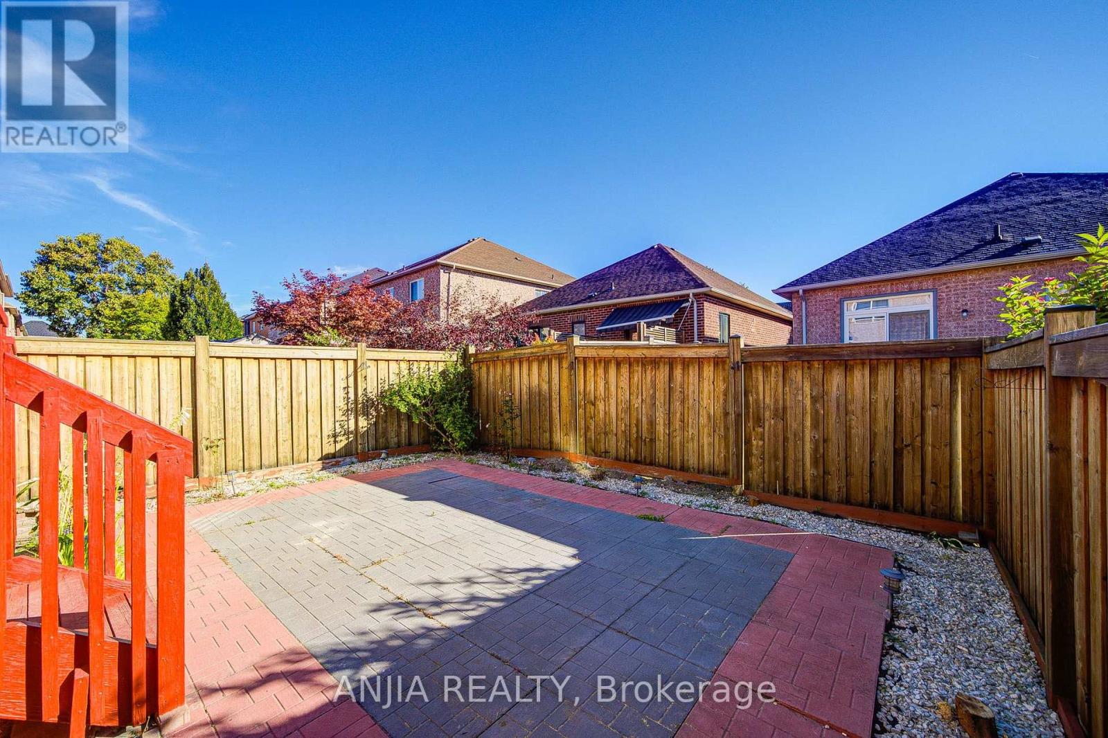 28 GRANDWOOD AVENUE - 40
