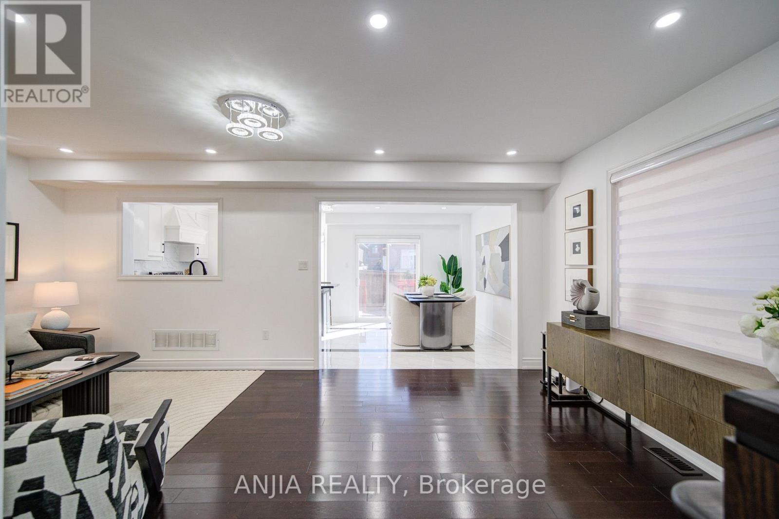 28 GRANDWOOD AVENUE - 7