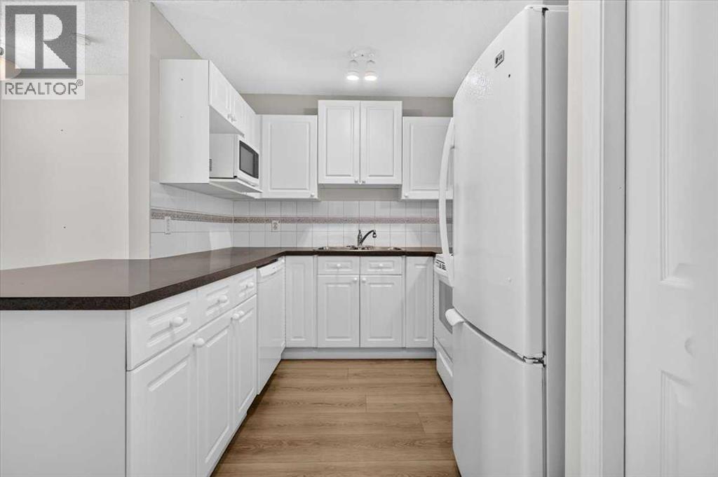 212, 7 Harvest Gold Manor NE - photo 18