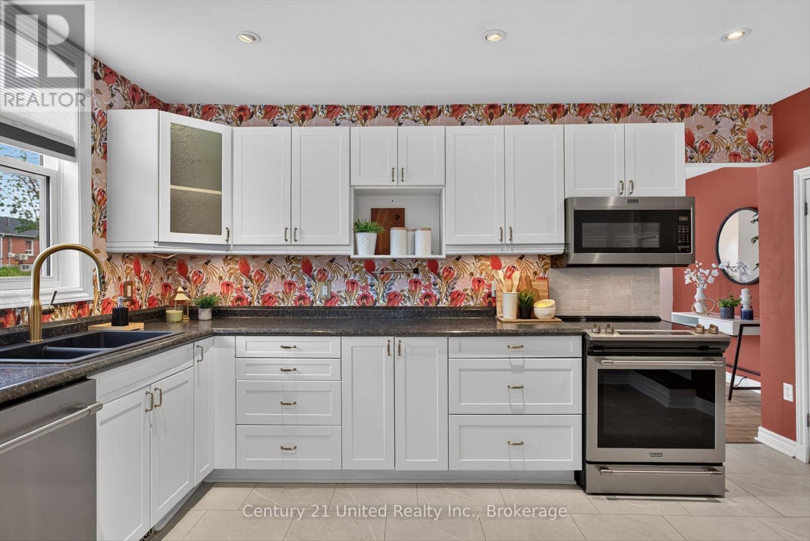4 BERTIE STREET - Image 11