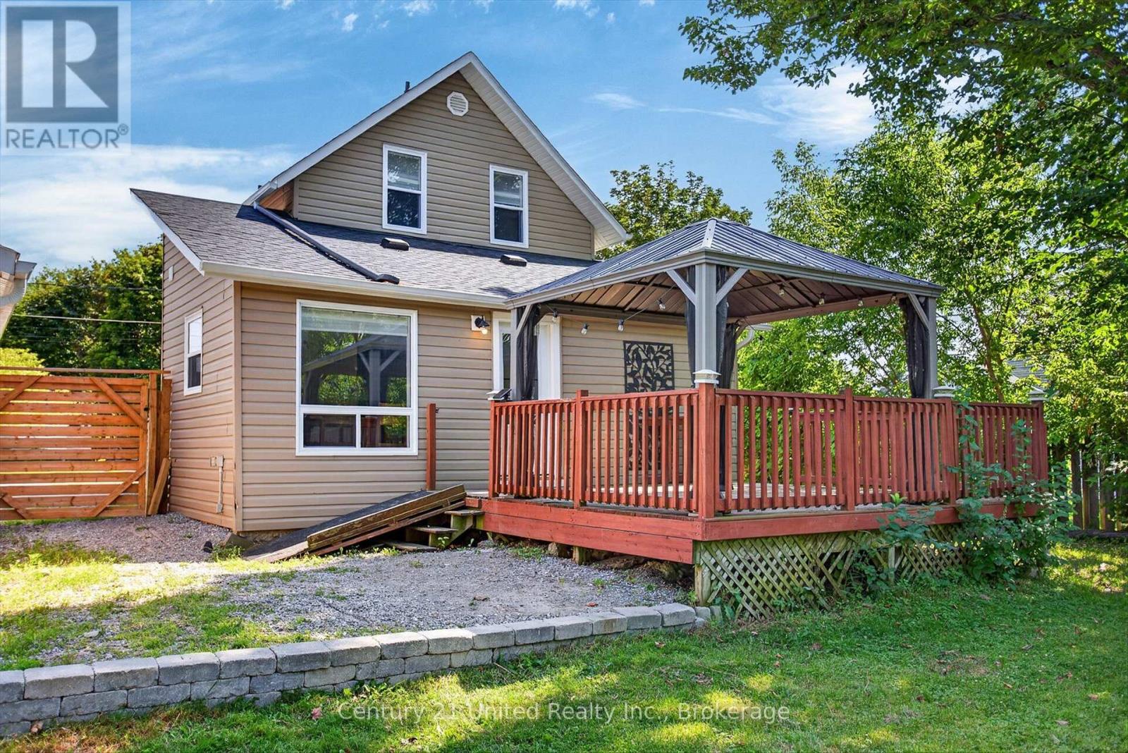 4 BERTIE STREET - Image 35