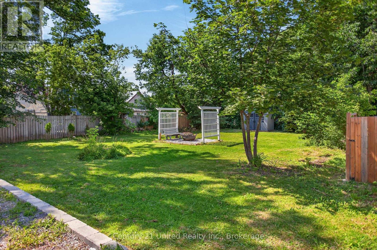 4 BERTIE STREET - Image 43