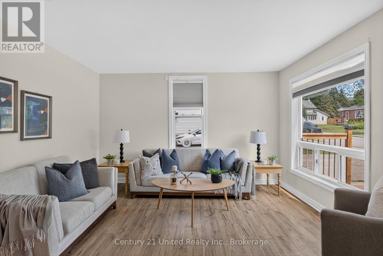 4 BERTIE STREET - Image 7