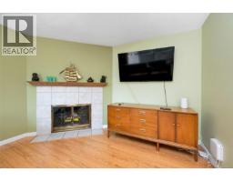 Kitchen - 310 853 Selkirk Ave, Esquimalt, BC V9A2T7 Photo 6