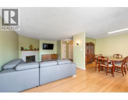 Entrance - 310 853 Selkirk Ave, Esquimalt, BC V9A2T7 Photo 9