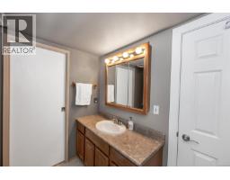 310 853 Selkirk Ave, Esquimalt, BC V9A2T7 Photo 18