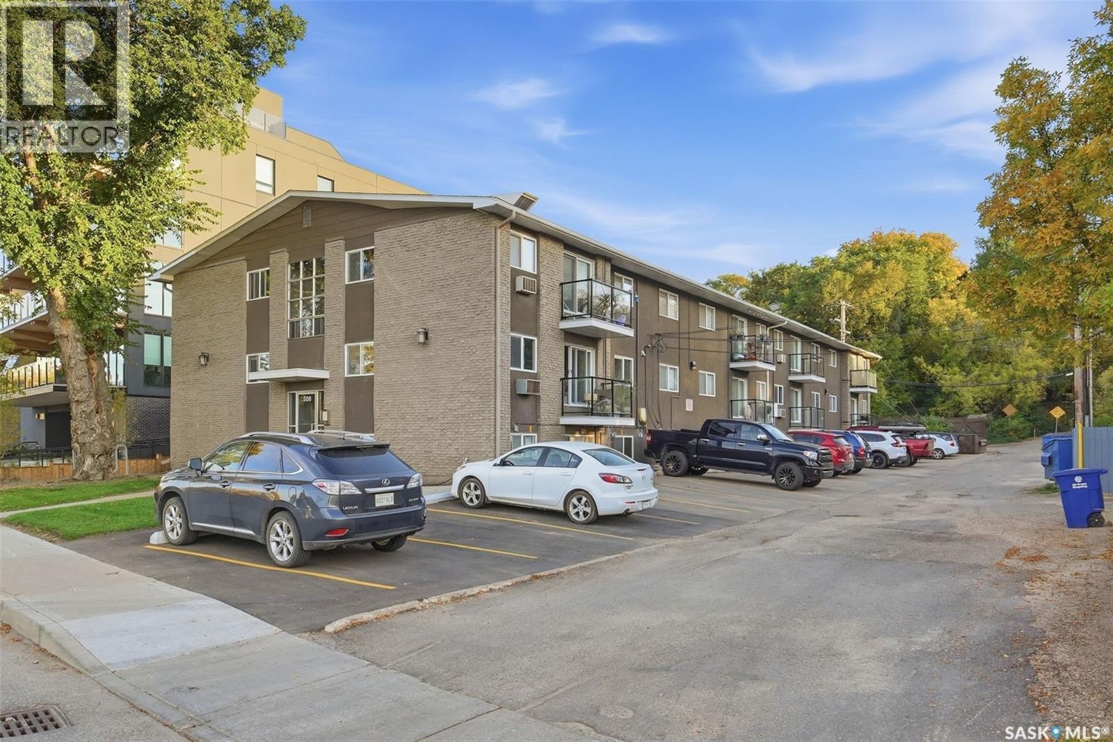 204 208 Saskatchewan CRESCENT E, Saskatoon — photo 3