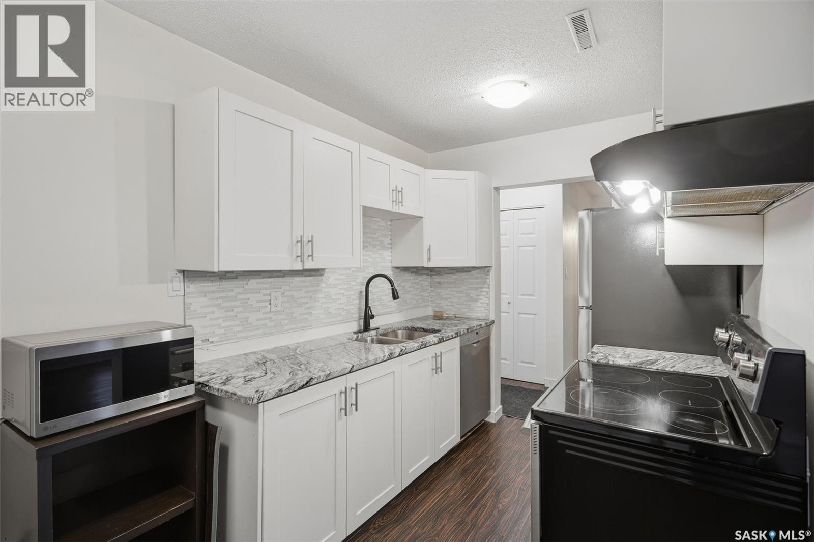 204 208 Saskatchewan CRESCENT E, Saskatoon — photo 9