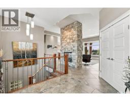 Foyer - 526 Hartley Terrace, Saskatoon, SK S7T0E6 Photo 8