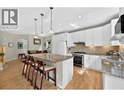 Den - 60 Sherwood Crescent Nw, Calgary, AB T3R0G2 Photo 14