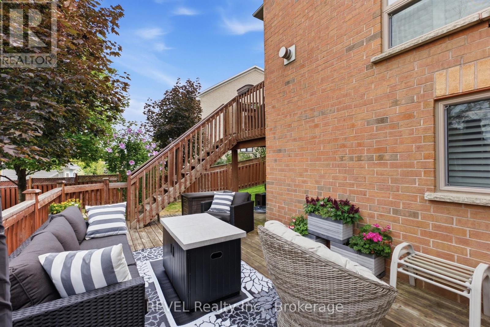 20 HAYLOFT COURT - 44