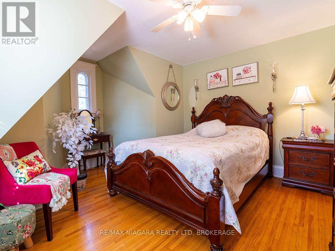 344 CLARENCE STREET - 29
