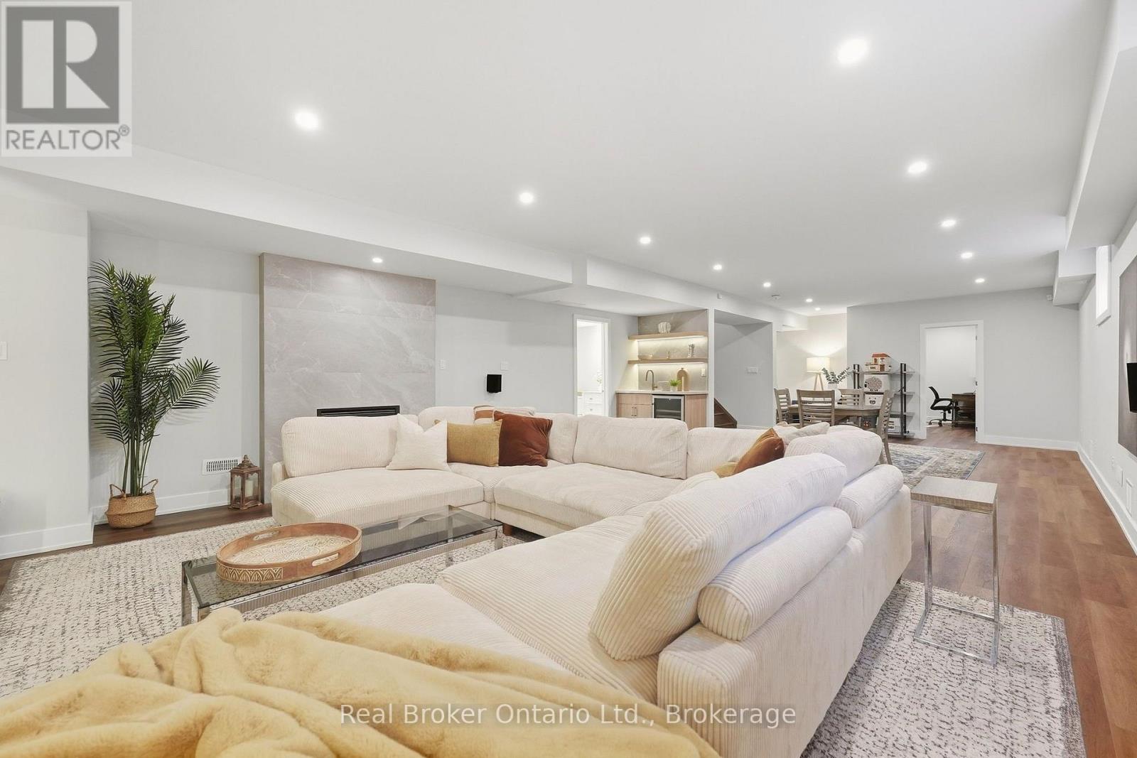 630 GEORGE STREET - 33