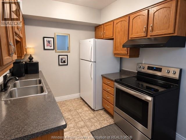 #304 3355 SANDWICH STREET - 7