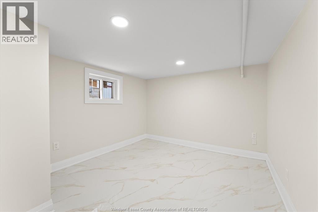 930 Elsmere Ave - 22