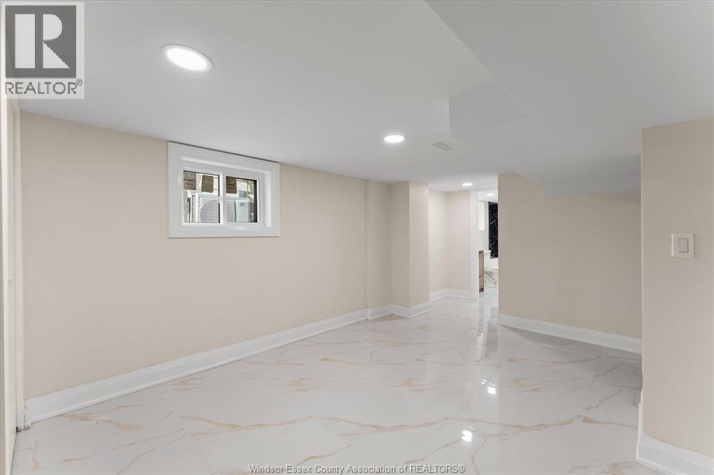 930 Elsmere Ave - 25