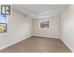 930 Elsmere Ave, Windsor, ON N9A2A9 Photo 16
