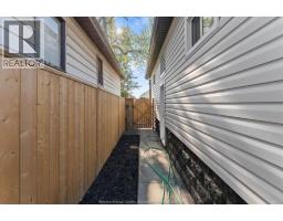 930 Elsmere Ave, Windsor, ON N9A2A9 Photo 31