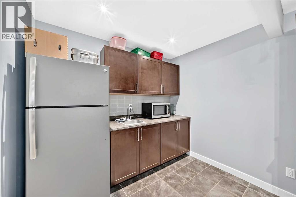 11 Bondar Gate - Image 31