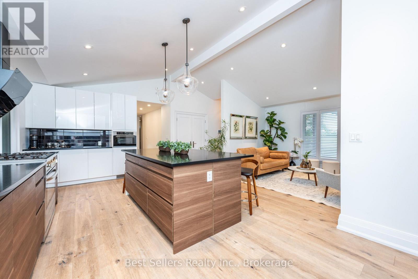 7407 Milburough Line East, Milton, ON photo 17
