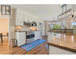 184 Groves Street thumbnail 14