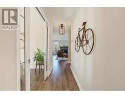 184 Groves Street thumbnail 19