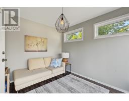 184 Groves Street thumbnail 24