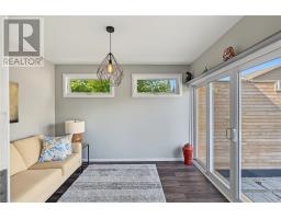 184 Groves Street thumbnail 25
