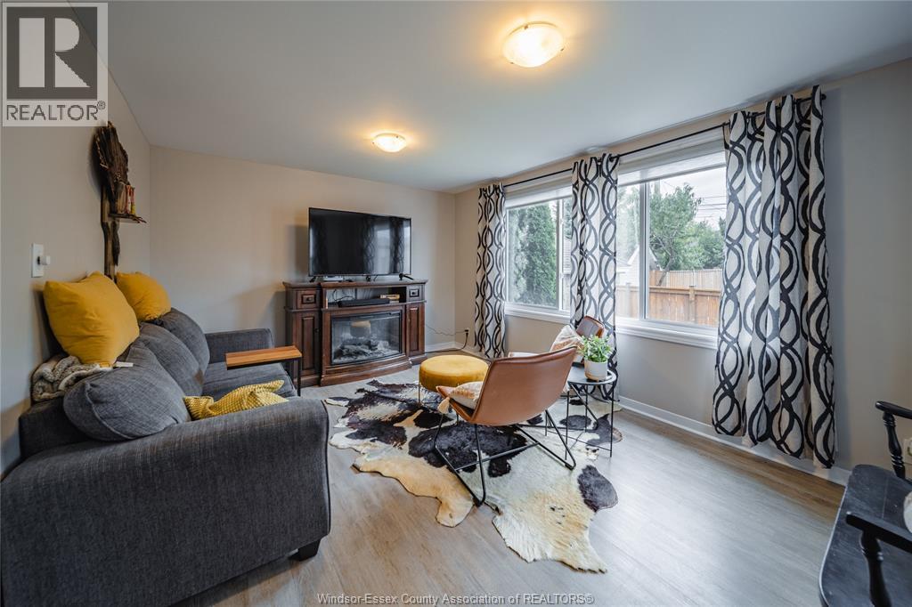 2131 LINCOLN ROAD - 13