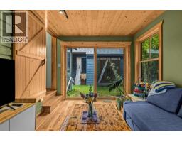 Bedroom - A And B, 132 Rundle Crescent, Canmore, AB T1W2L6 Photo 11