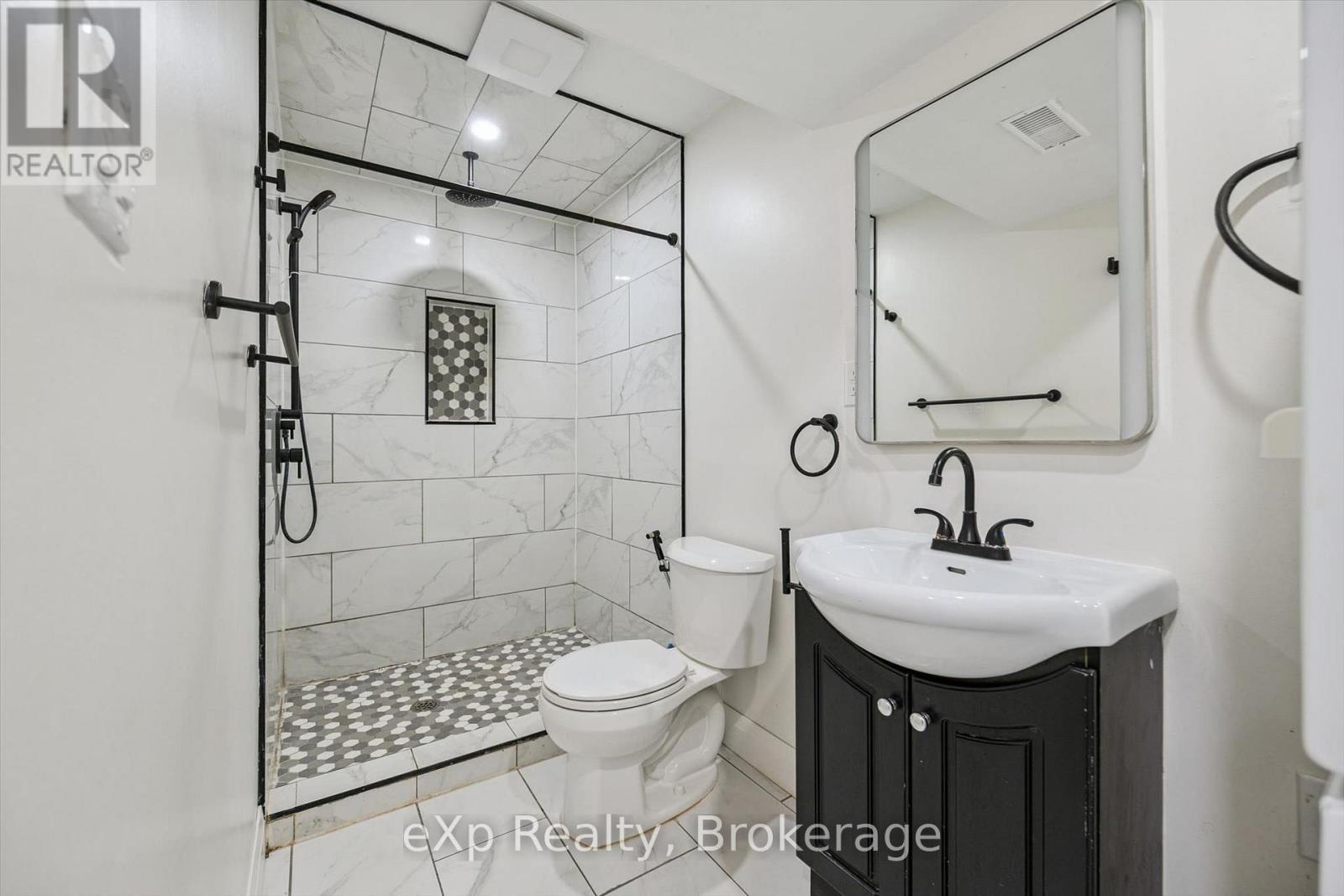 148 CLAIRFIELDS DRIVE W - Image 34