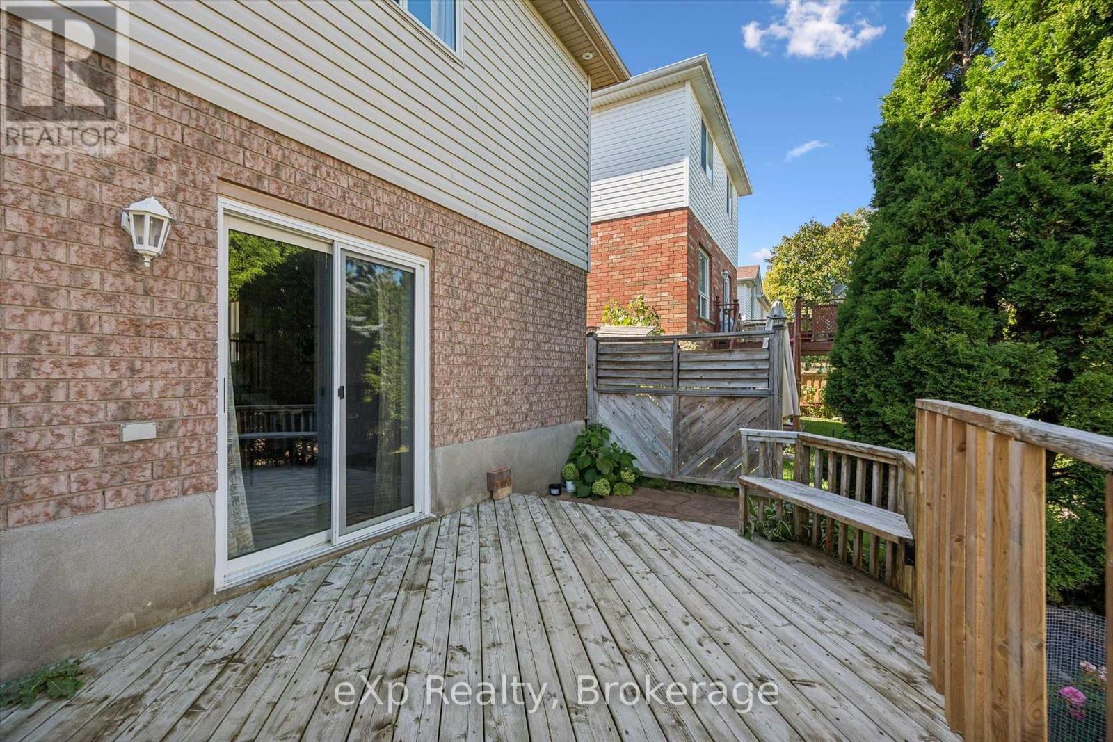 148 CLAIRFIELDS DRIVE W - Image 36