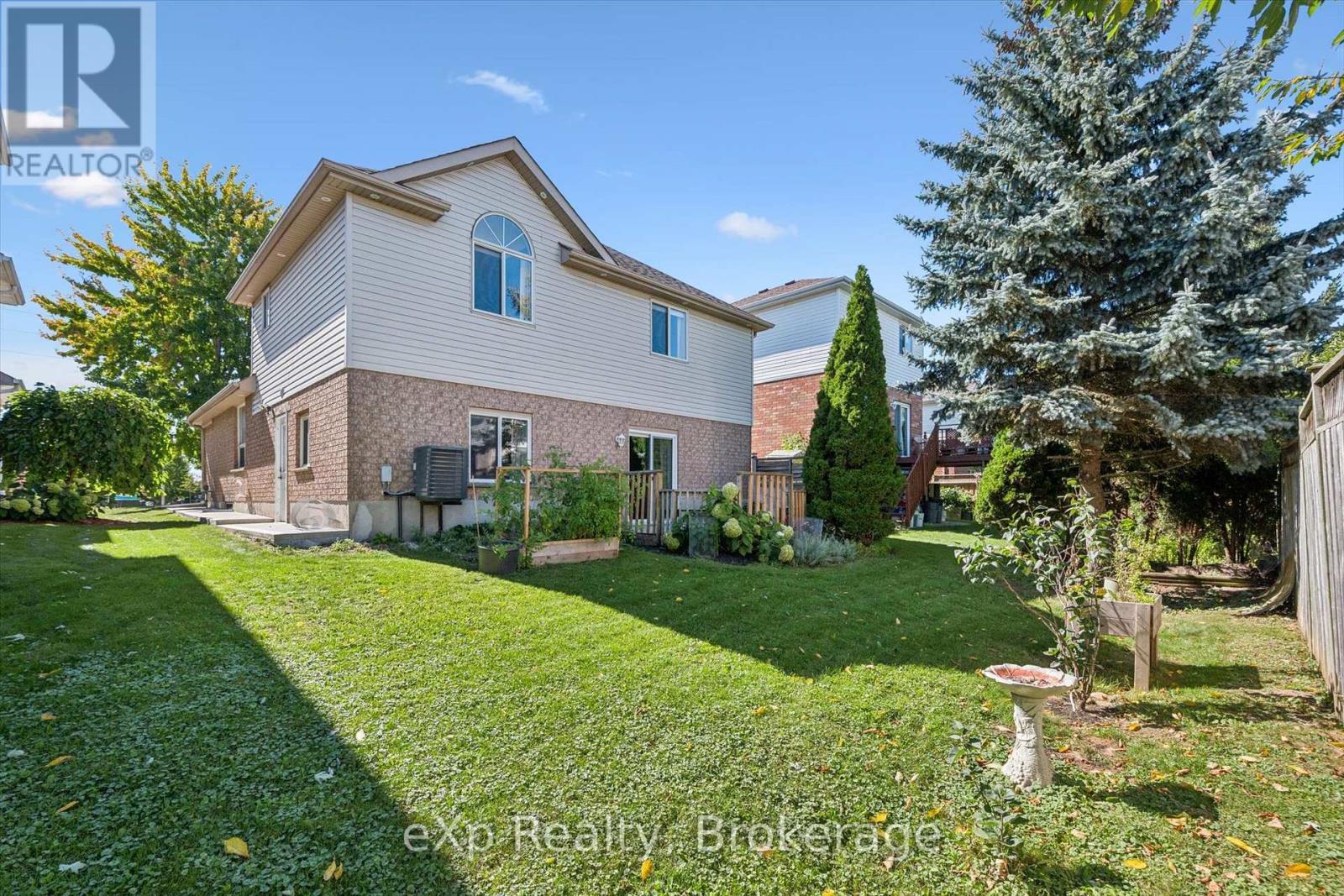 148 CLAIRFIELDS DRIVE W - Image 38