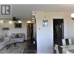 1010 - 100 Leeward Glenway, Toronto, ON M3C2Z1 Photo 7